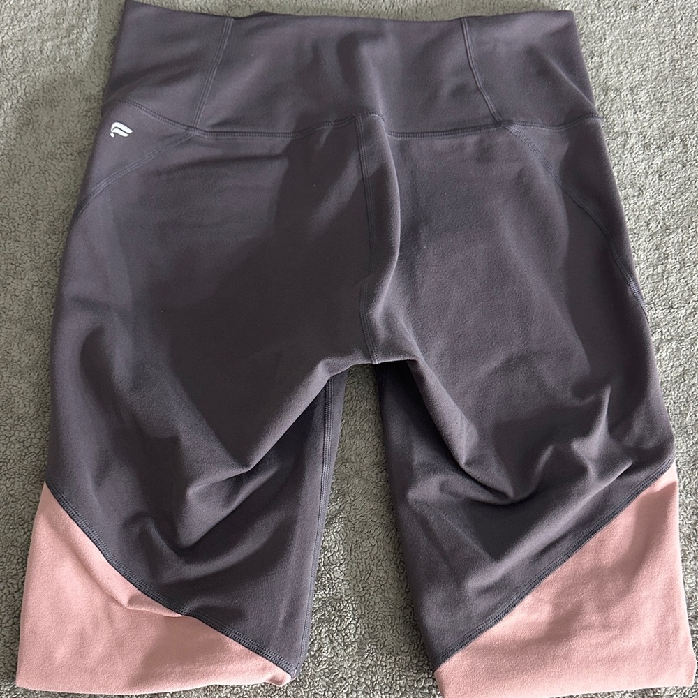 Fabletics zone Highwaisted 7/8 leggings - Picture 4 of 5